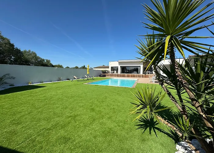Noam Standing 220m2