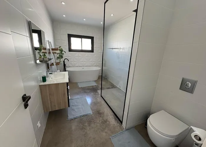 Noam Standing 220m2 *